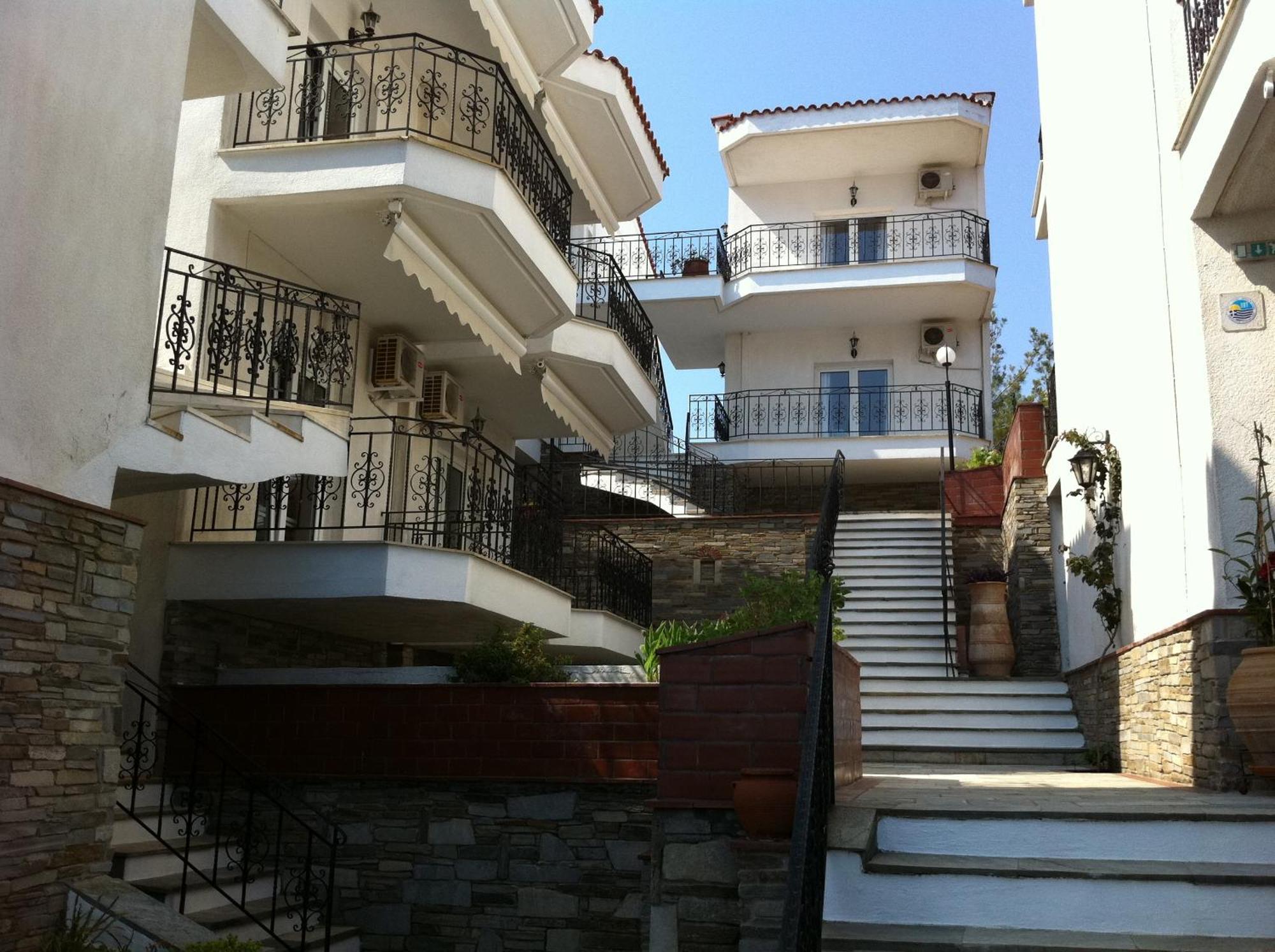 Lazaridis Luxury Studios & Apartments Nea Roda Bagian luar foto