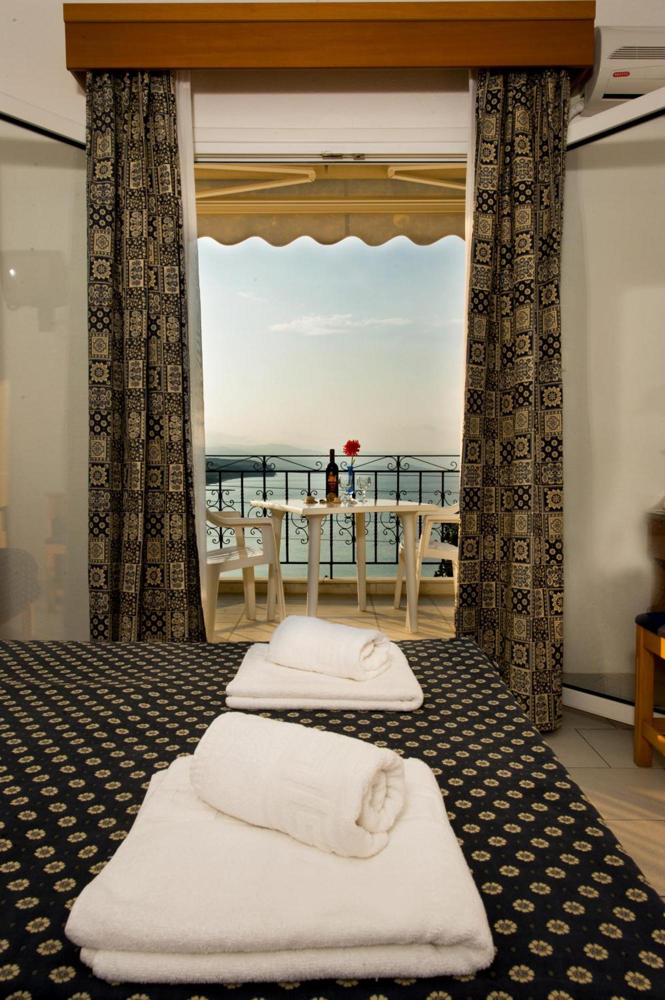 Lazaridis Luxury Studios & Apartments Nea Roda Bagian luar foto