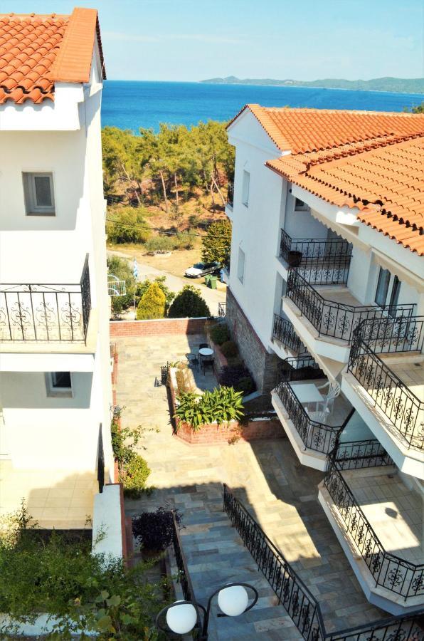 Lazaridis Luxury Studios & Apartments Nea Roda Bagian luar foto